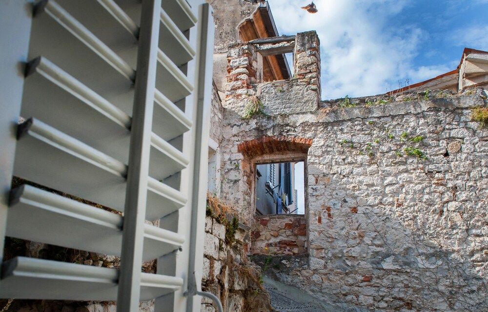 undefined Apartment Dumaneo Art 5