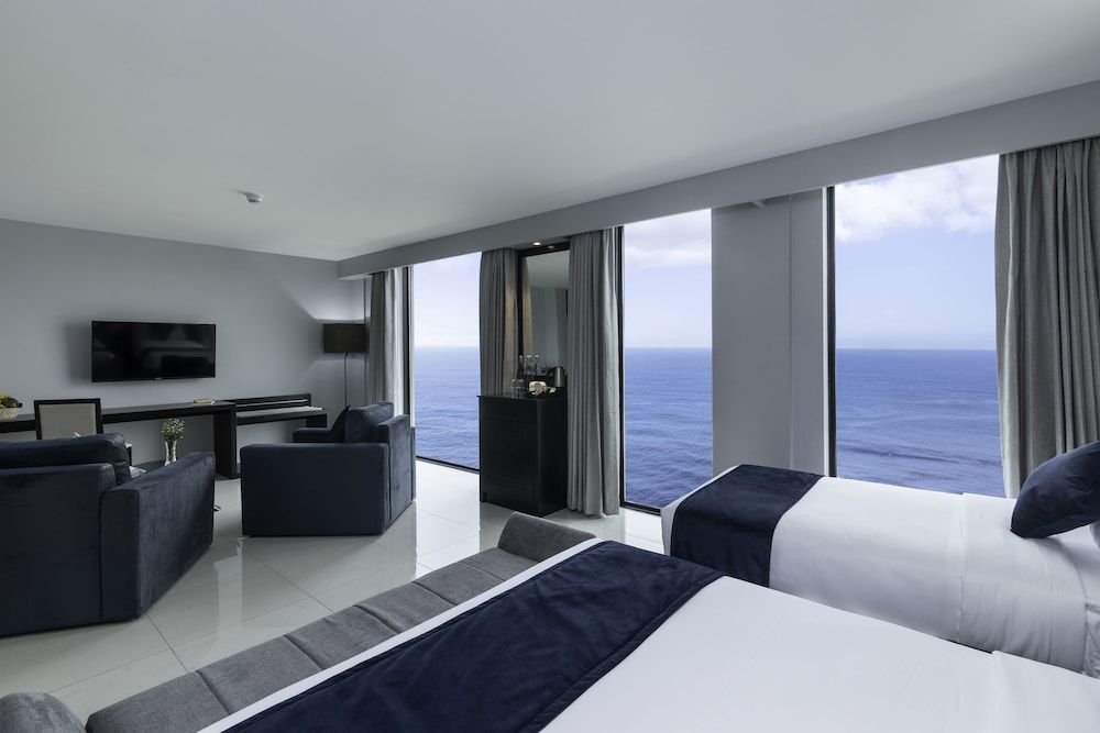 Signature Family Sea Front