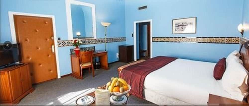 Deluxe Single Room