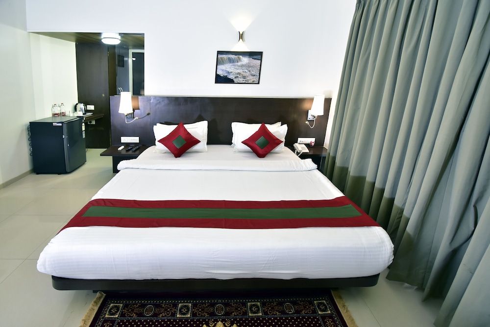 CAVES COUNTY RESORT Deluxe Room