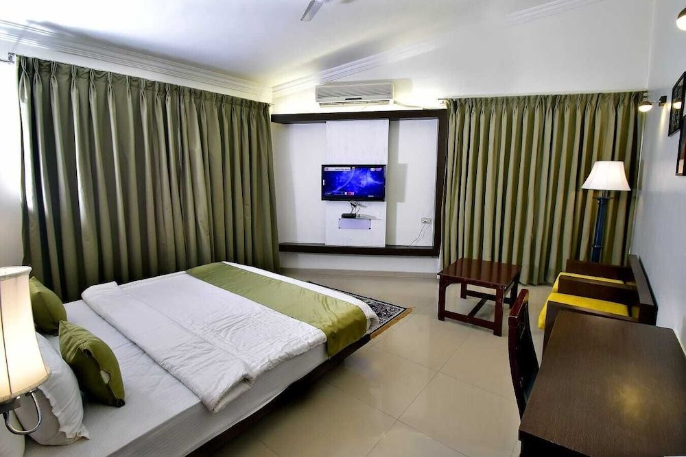 CAVES COUNTY RESORT Deluxe Room 4