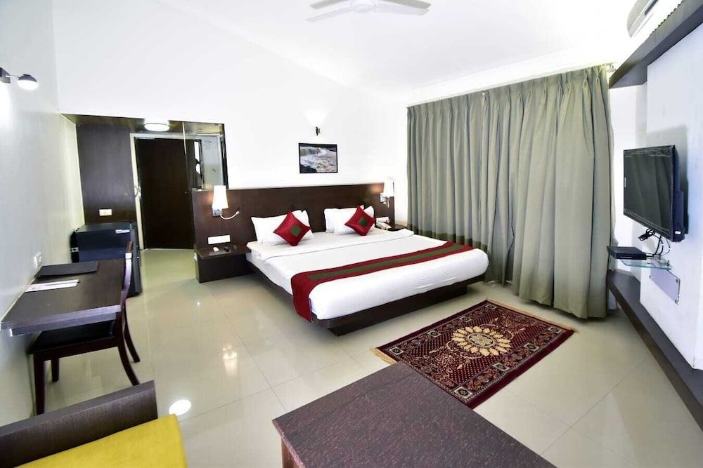 CAVES COUNTY RESORT Deluxe Room 2