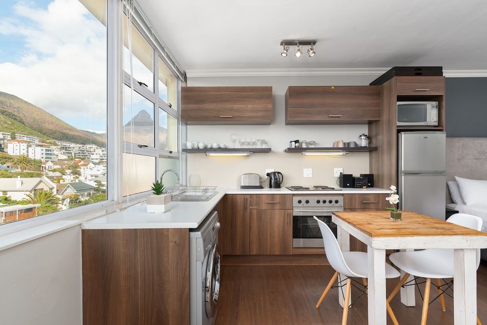 undefined Montclair 604 9