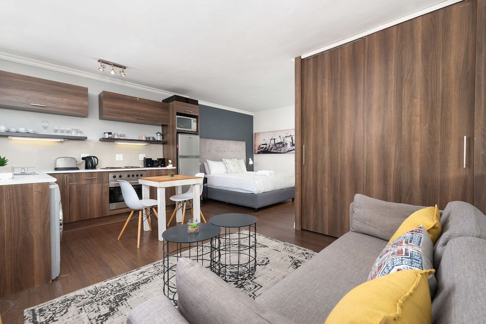 Montclair 604 Comfort Studio 10