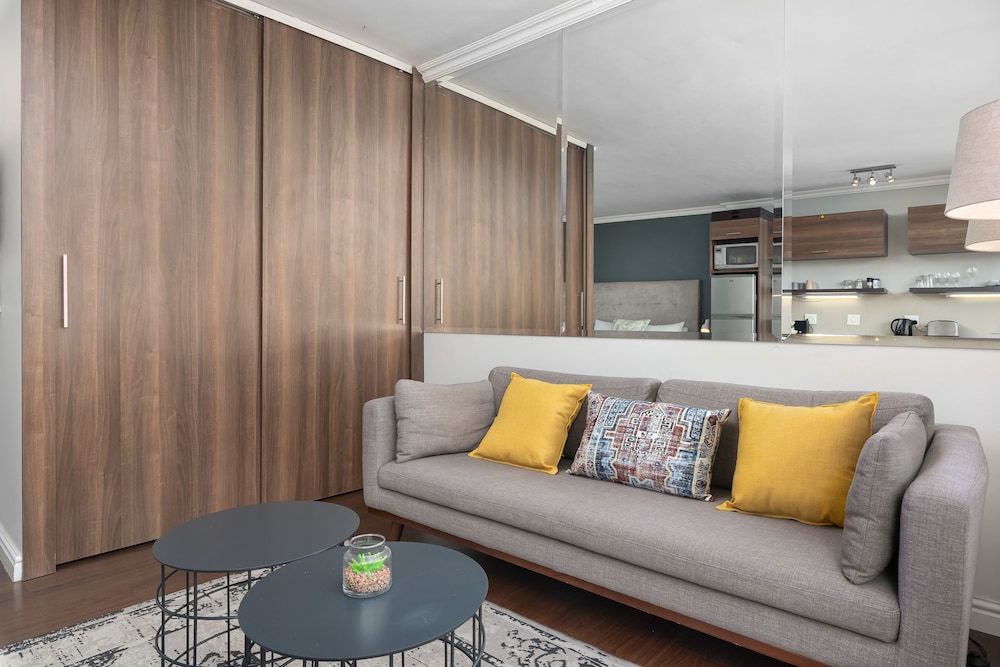 undefined Montclair 604 10