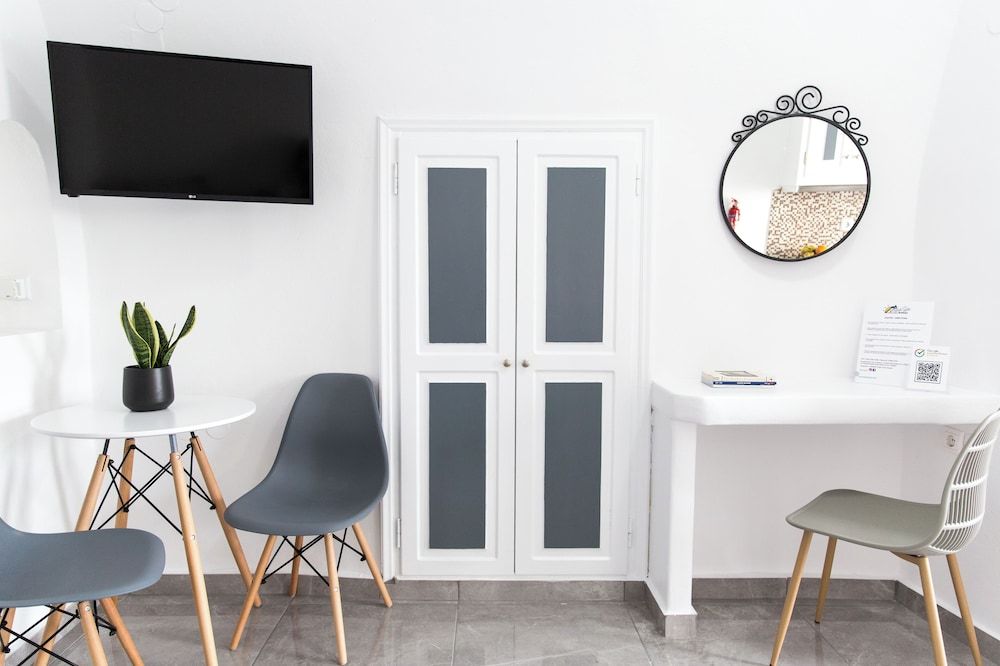 White Side Suites Studio, Sea View (2) 17