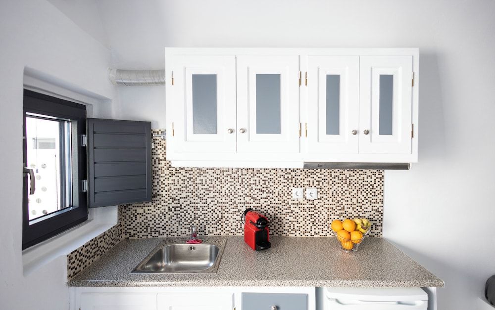 White Side Suites Studio, Sea View (2) 9