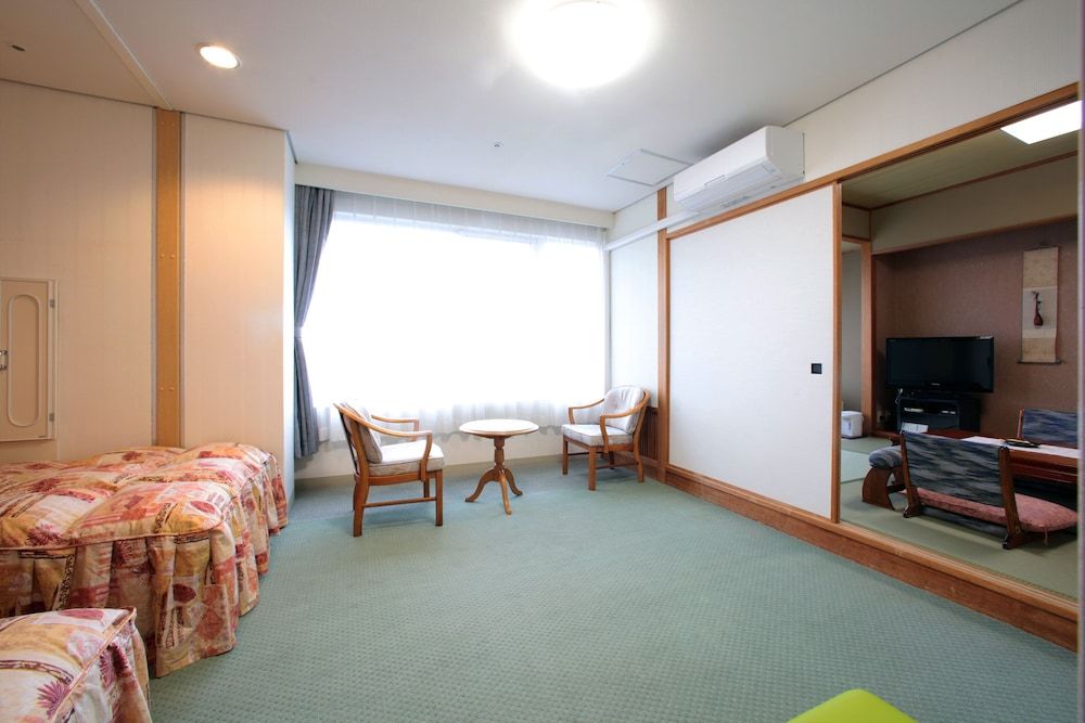 Japanese Western Style Room, Smoking