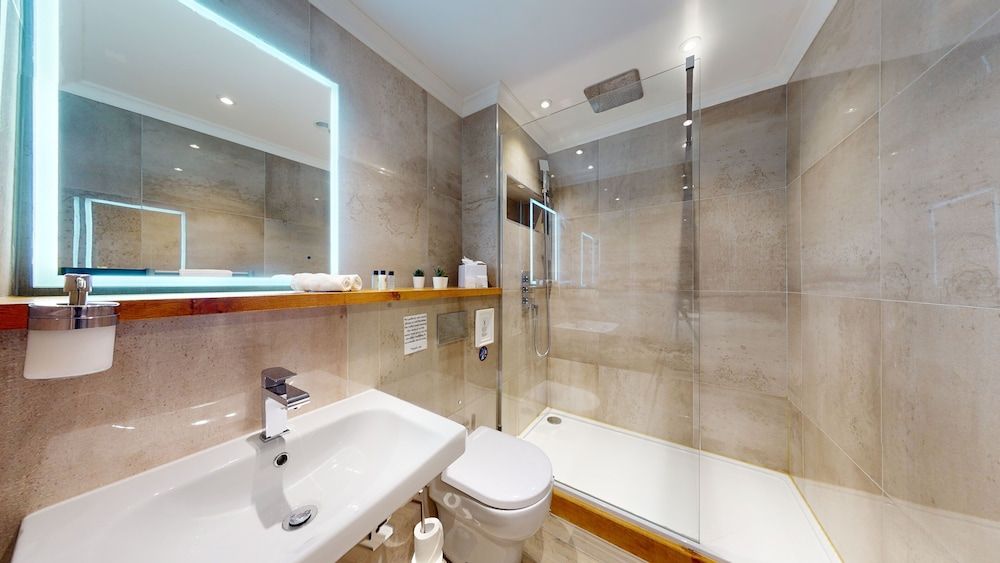 Devonshire Arms Double or Twin Room 13