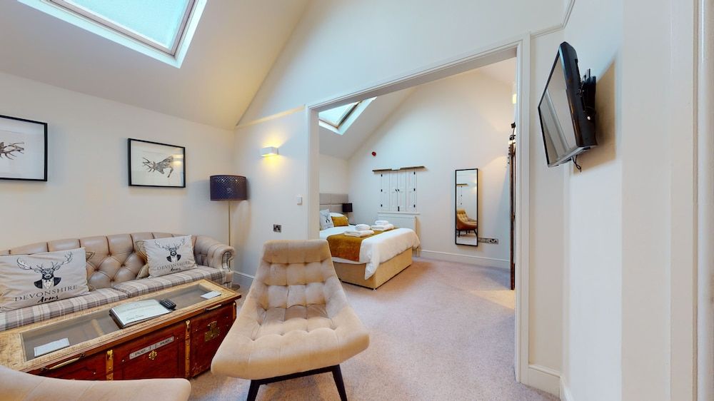 Devonshire Arms Deluxe King Suite 16