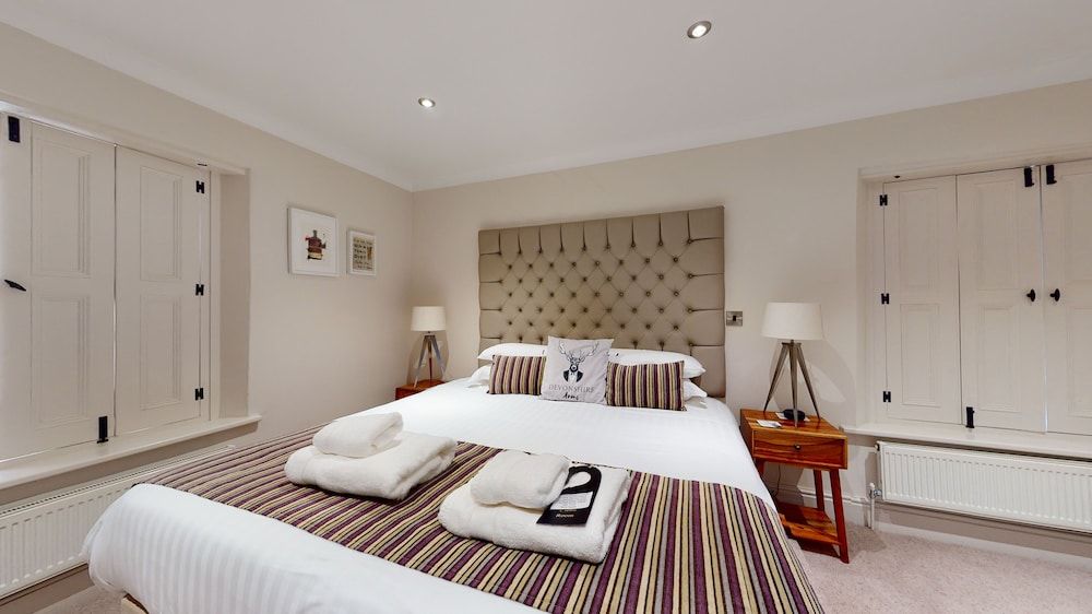 Devonshire Arms Double or Twin Room 6