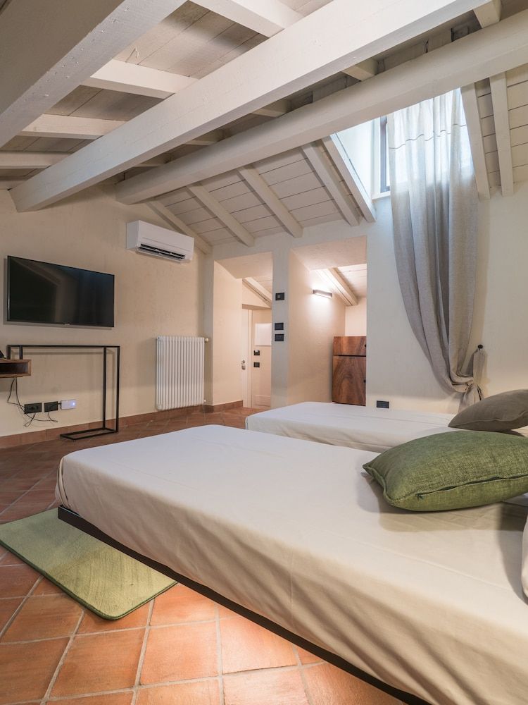 Standard Double or Twin Room (Romice)