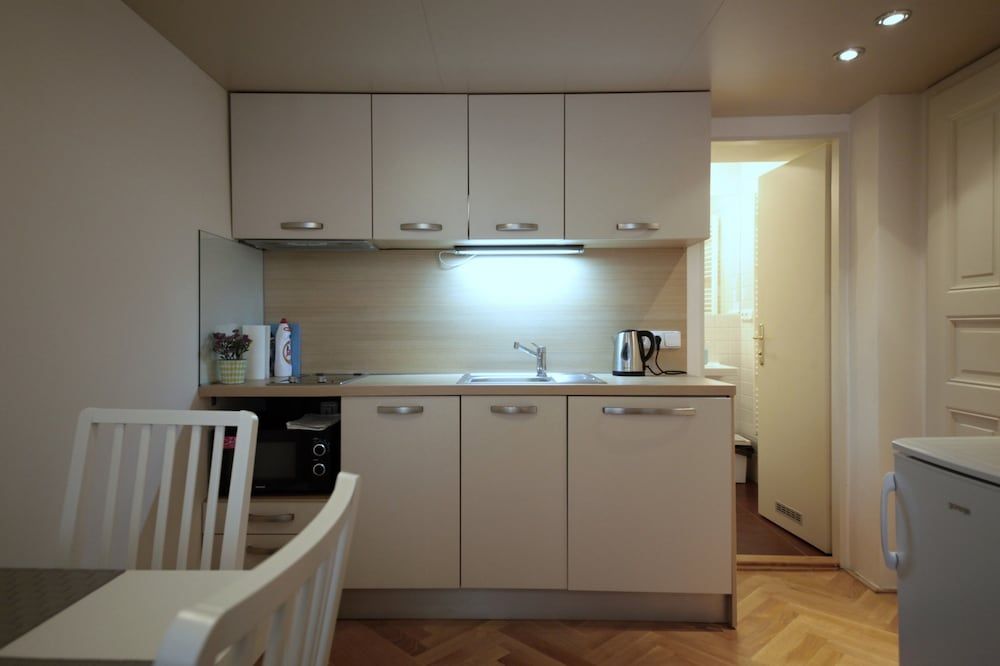 City Castle Aparthotel Junior Apartment (#42) 8