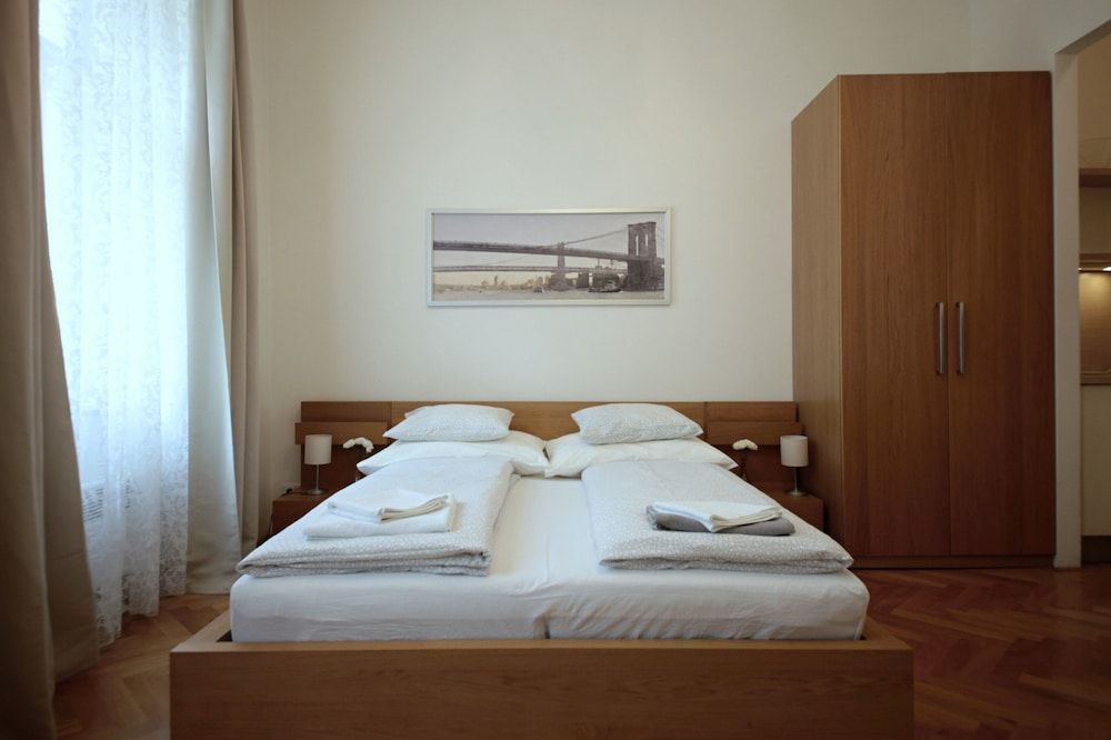 City Castle Aparthotel