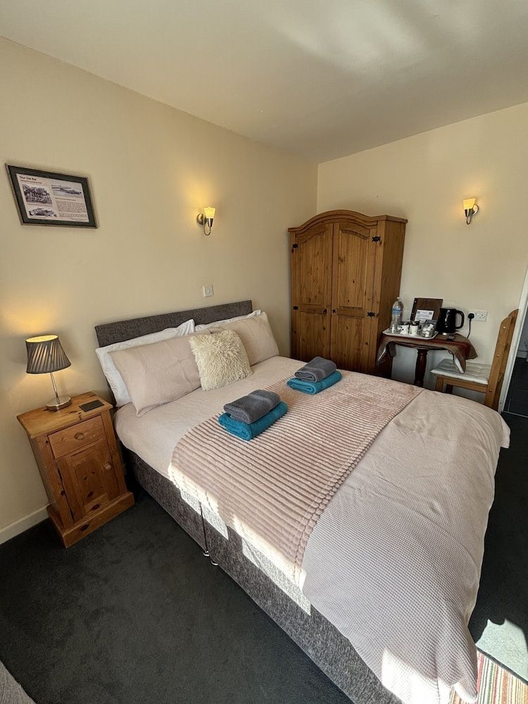 The Half Moon Inn Comfort Double Room, Accessible, Ensuite