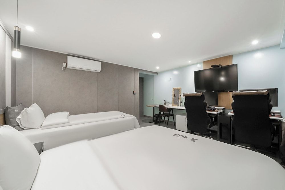 Xian Hotel Basic Twin Room (Breakfast for 2) 6