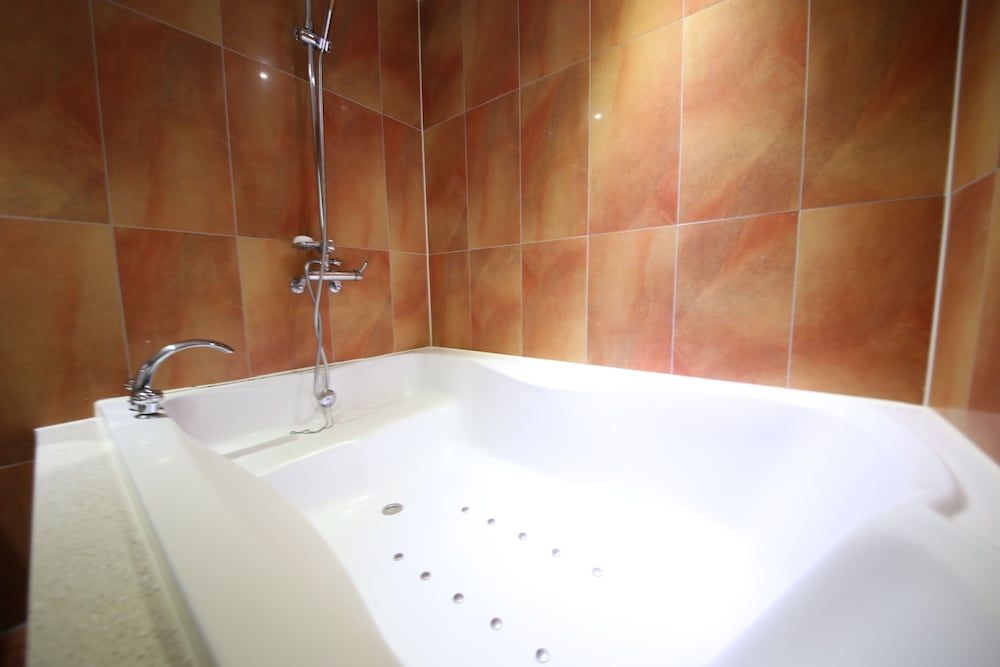 Xian Hotel Royal Suite (Breakfast for 2) 9