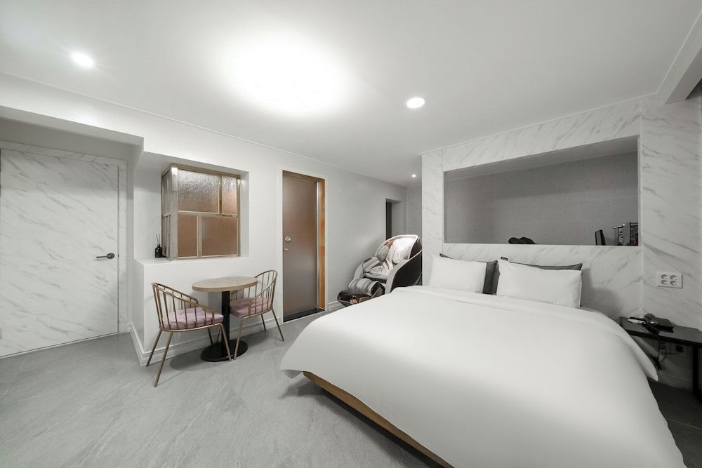 Xian Hotel Royal Suite (Breakfast for 2) 4