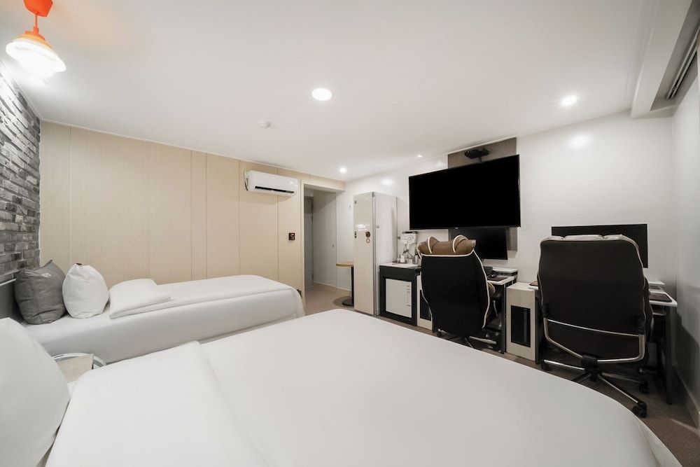 Xian Hotel Basic Twin Room (Breakfast for 2) 2