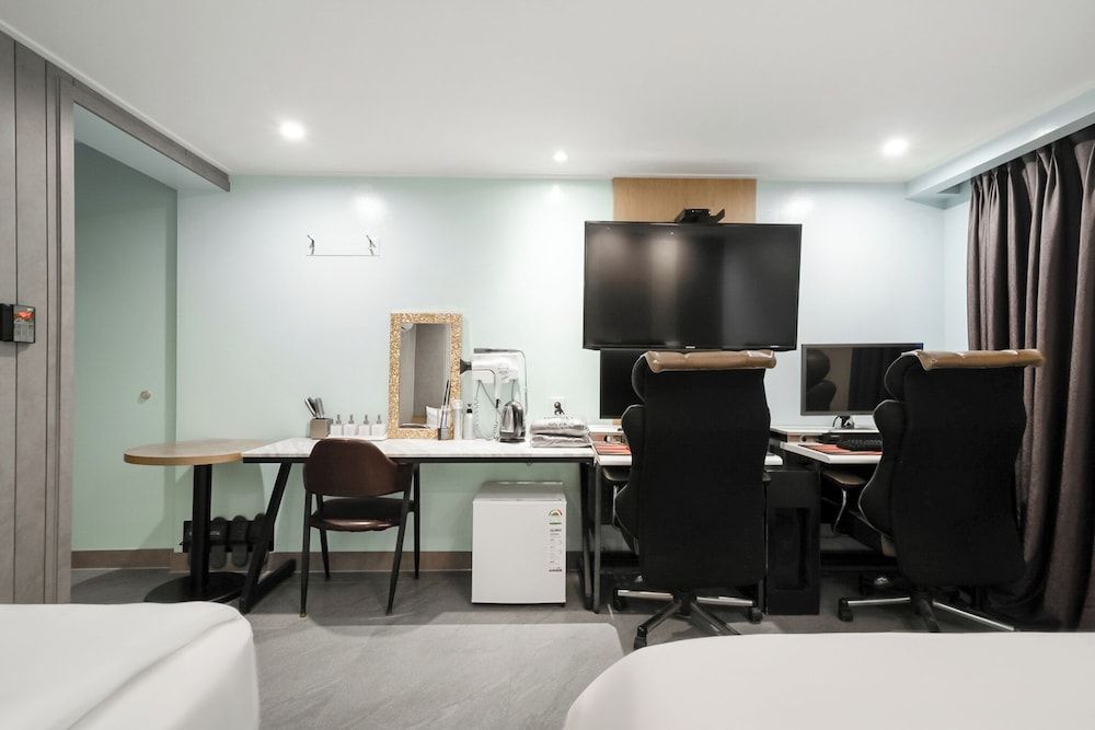 Xian Hotel Basic Twin Room (Breakfast for 2) 11