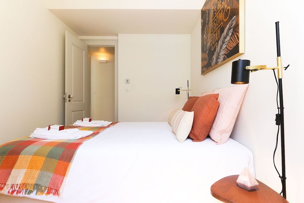 Downtown Santa Justa by Homing Apartment, 2 Bedrooms, 2 Bathrooms 2