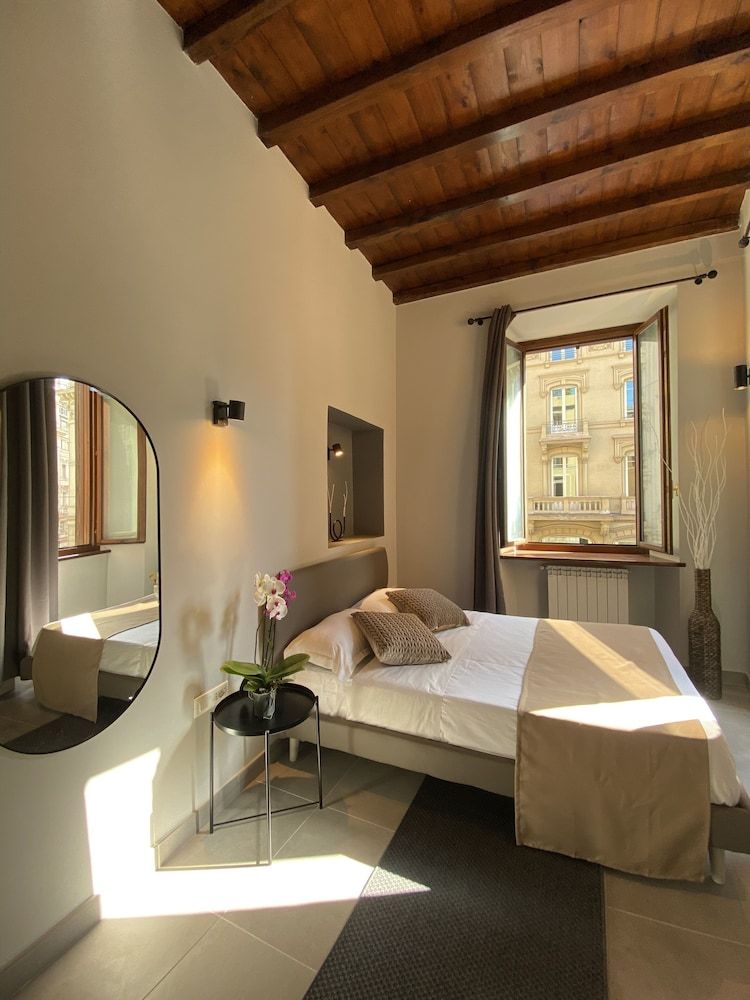Soha Piazza di Spagna Boutique