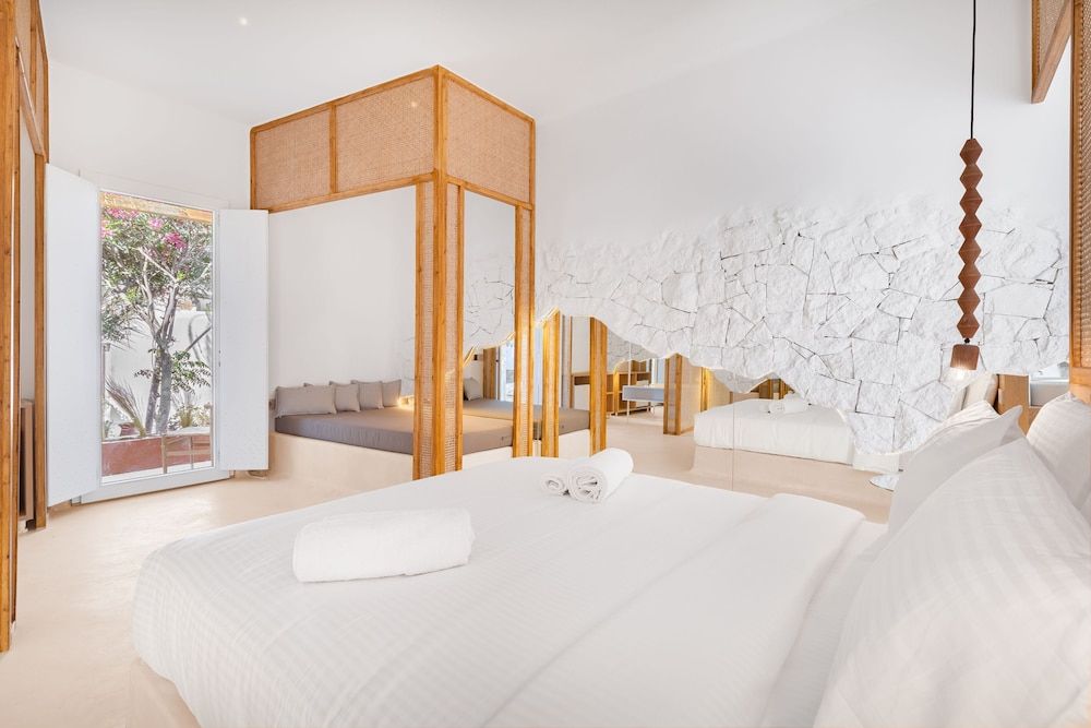 undefined Faos Exclusive Suites 4