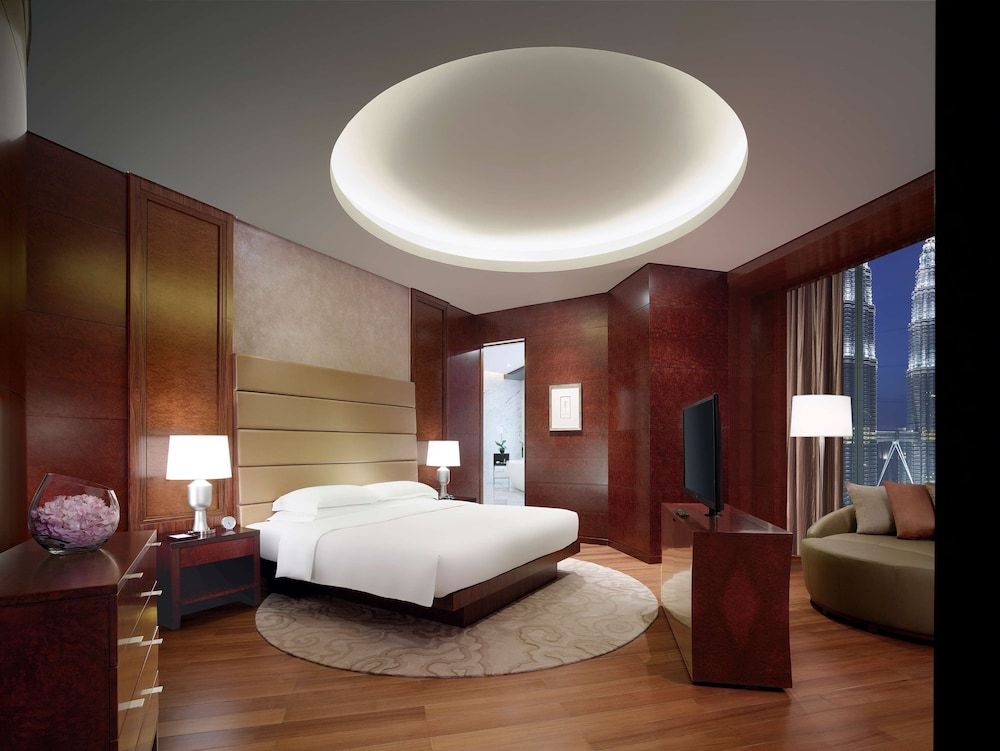Suite (Diplomat)