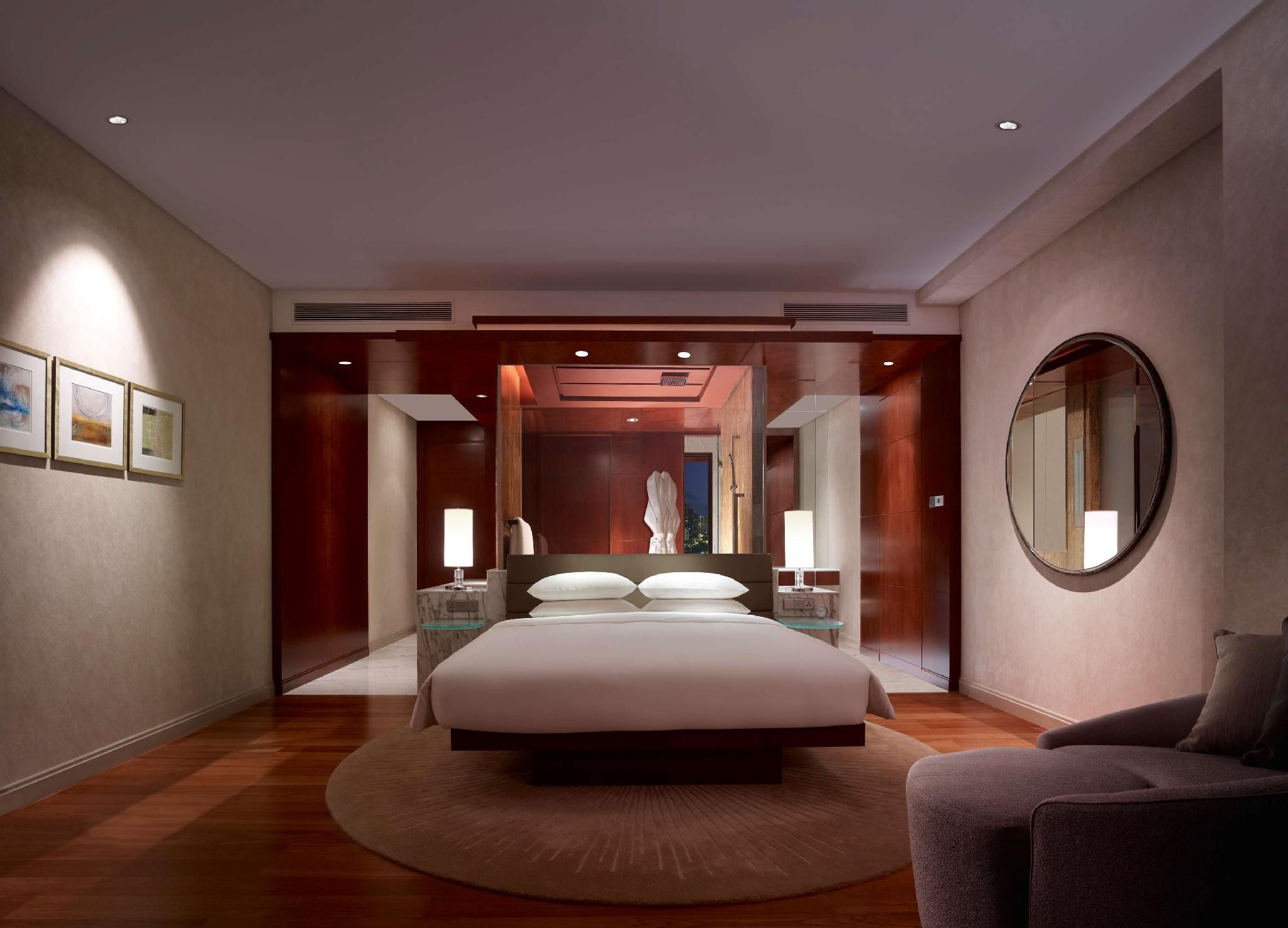 1 King Bed With Garden View