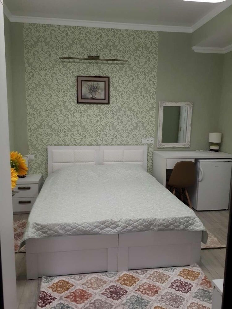 undefined Nicolas 10