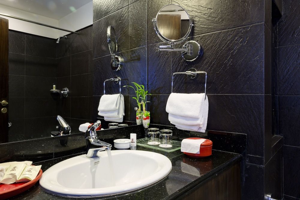 undefined Hotel Tibet International 9