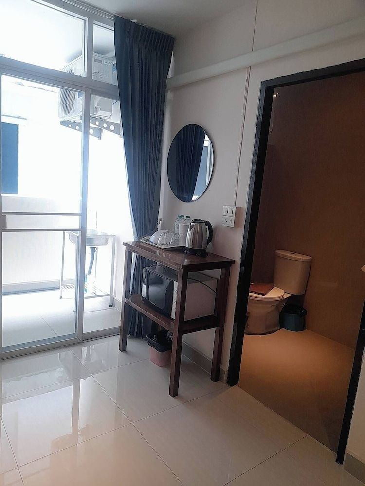 Sorot House Deluxe Twin Room 6