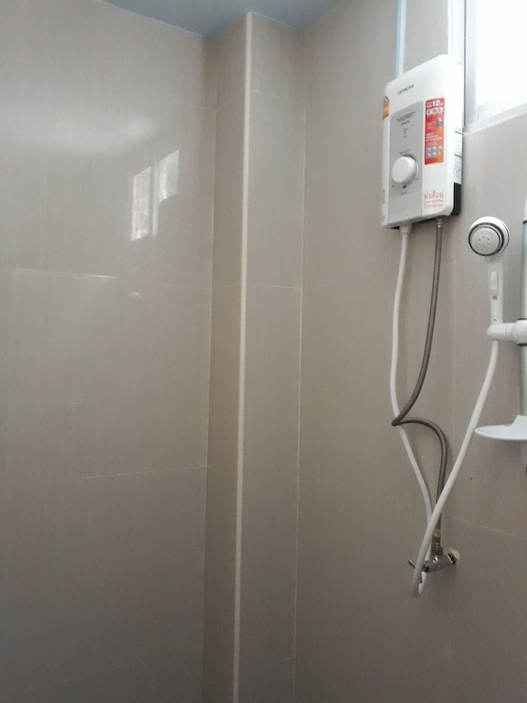 Sorot House Deluxe Twin Room 5