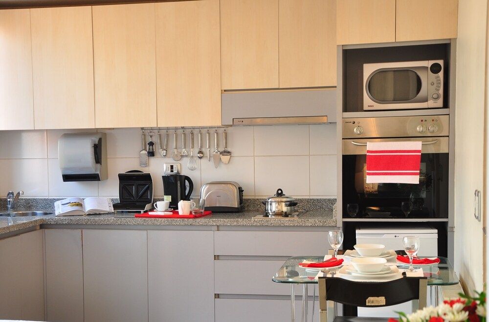 Rentasuite Basic Triple Room, 1 Queen Bed with Sofa bed 10