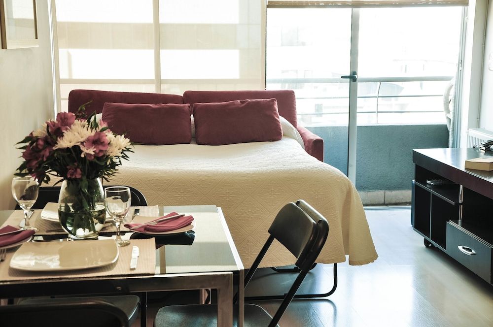 Rentasuite Basic Triple Room, 1 Queen Bed with Sofa bed 9