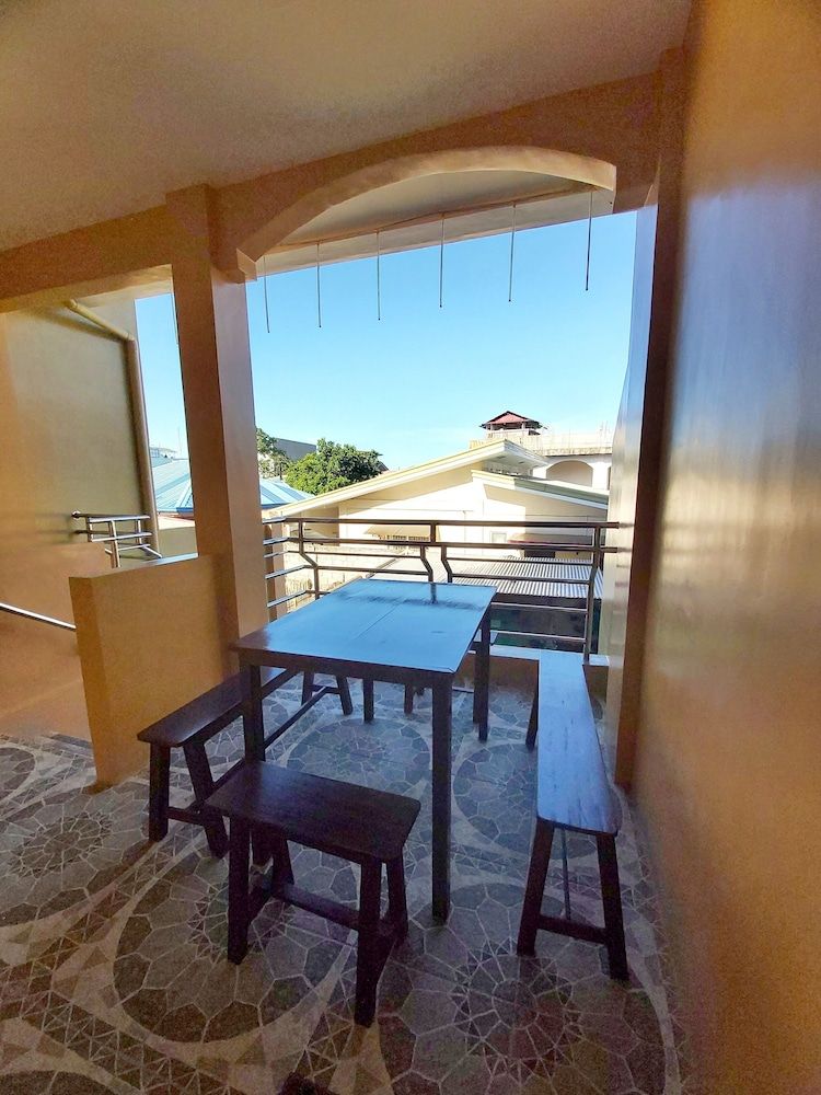 Golden Pension House Premium Room, Garden View 10