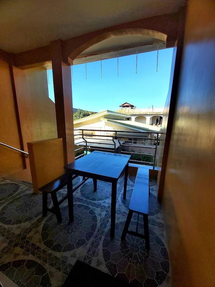 Golden Pension House Premium Room, Garden View 8