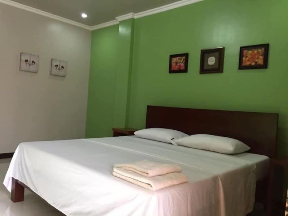 Golden Pension House Premium Room, Garden View 3