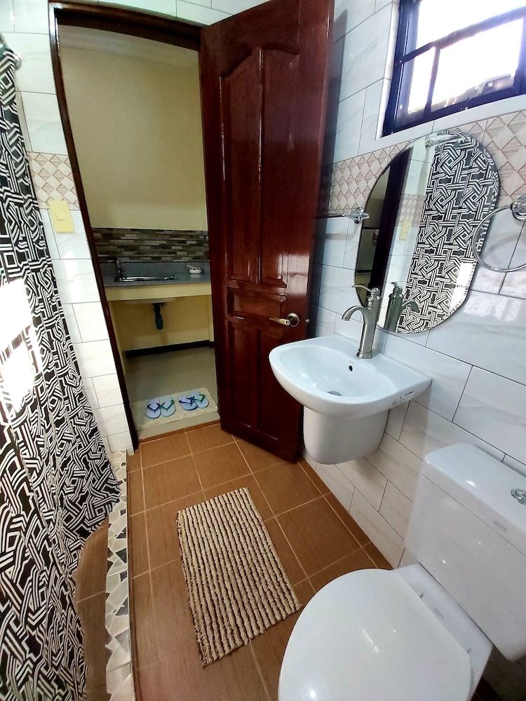 Golden Pension House Premium Room, Garden View 14