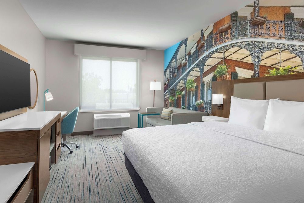 Room, 1 King Bed, Refrigerator