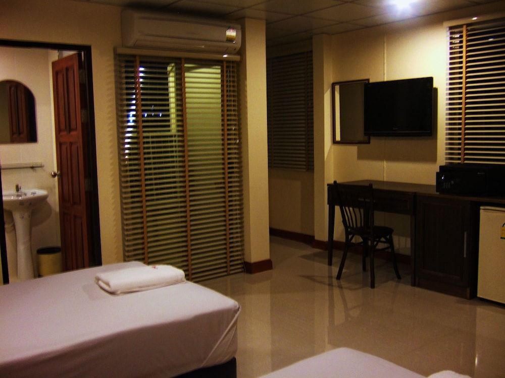 undefined Lodge 61 Bed & Breakfast 2