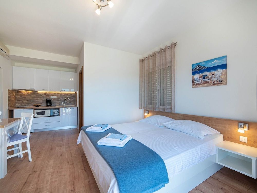 Apartments Njirić Studio (Studio with Balcony Sea View) 3