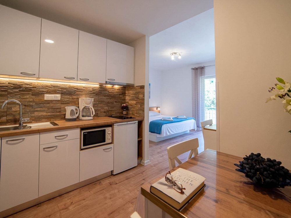 Apartments Njirić Studio (Comfort Studio with Balcony Sea View) 4