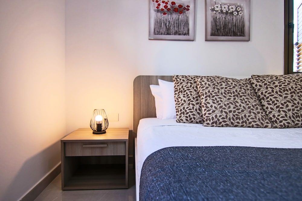 undefined Phaedrus Living: CityView Luxury Flat Georgos 203 3