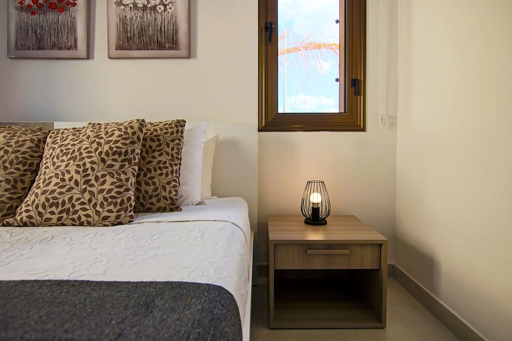 undefined Phaedrus Living: CityView Luxury Flat Georgos 203 4