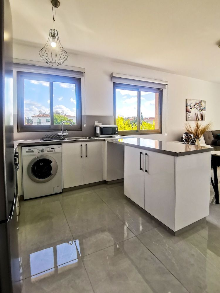 undefined Phaedrus Living: CityView Luxury Flat Georgos 203 7