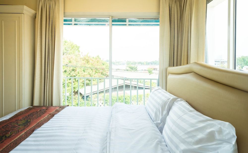 Baan Anodat Deluxe Double Room 2