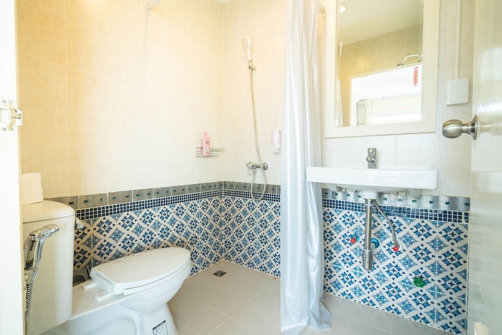 Baan Anodat Deluxe Double Room 11