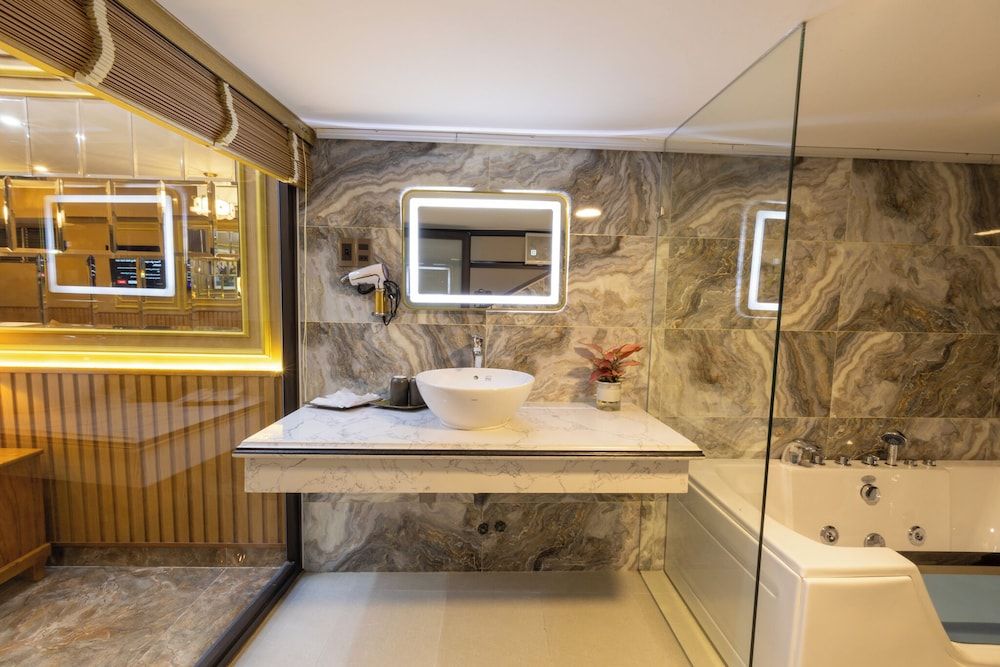 La Fleur Premium Central Apartment Deluxe Family Room 4