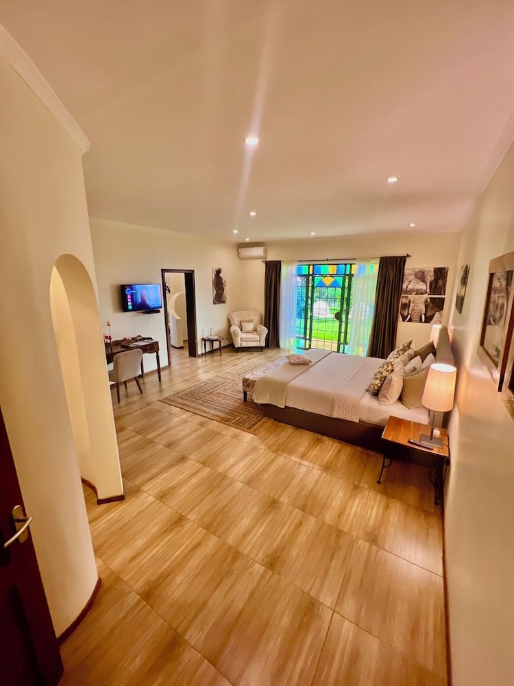 PINK FLAMINGO BOUTIQUE HOTEL